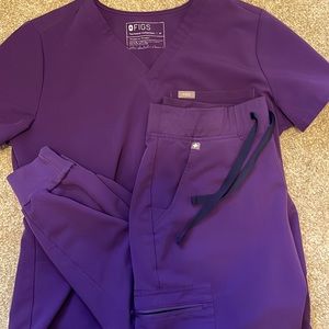 Size medium, purple, fig scrubs, jogger pants